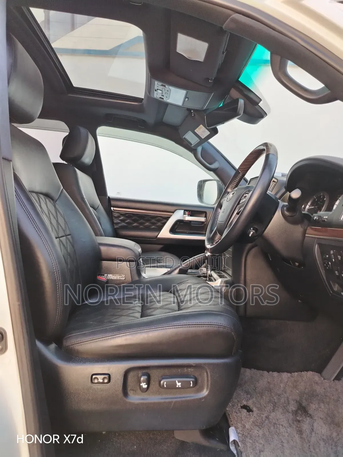 Toyota Land Cruiser 2019 Off white