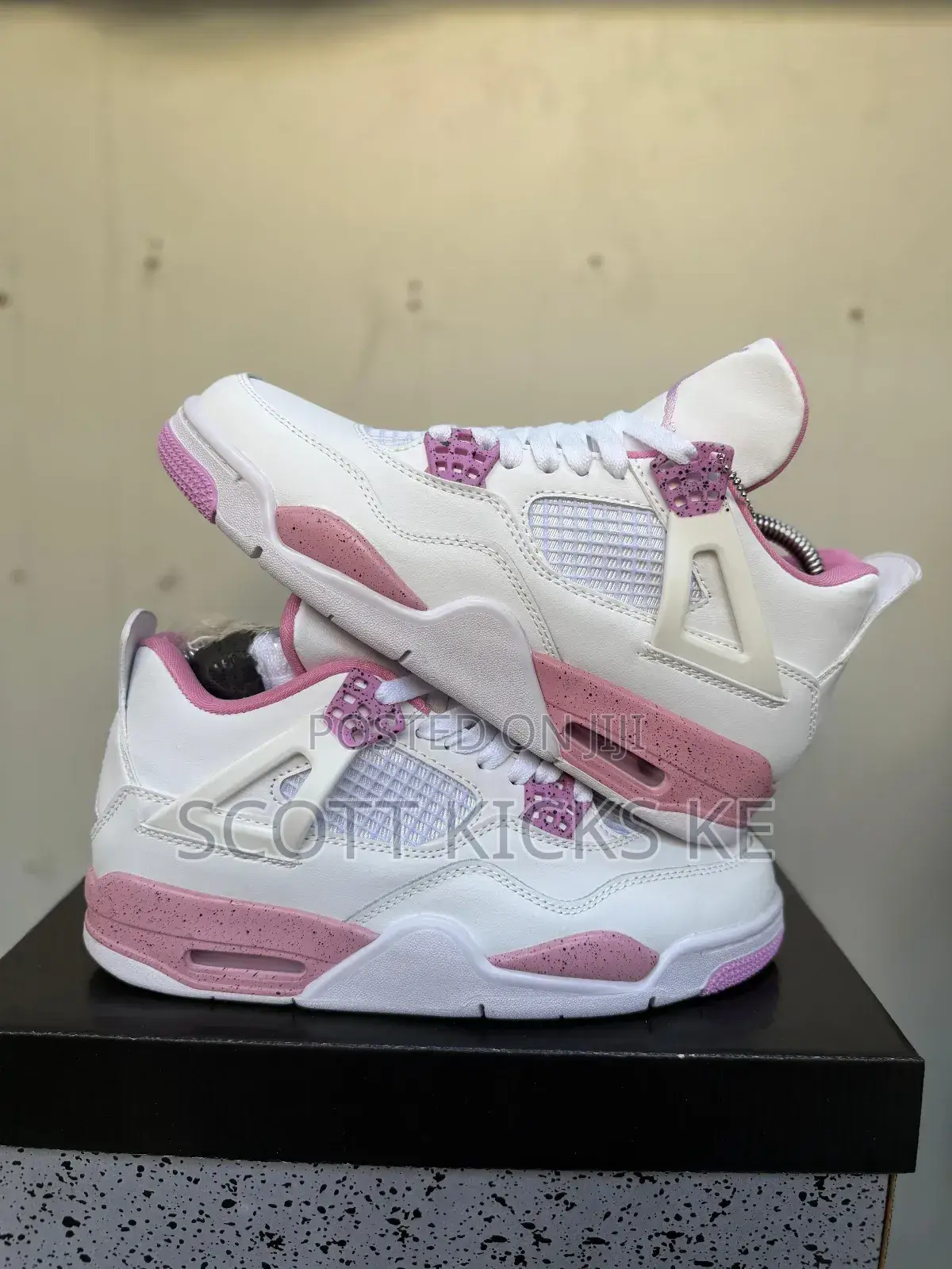 Air Jordan 4 Ladies Sneakers