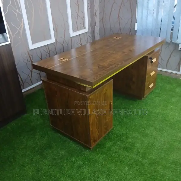 Office Desks: 1400mm Executive Office Desk
