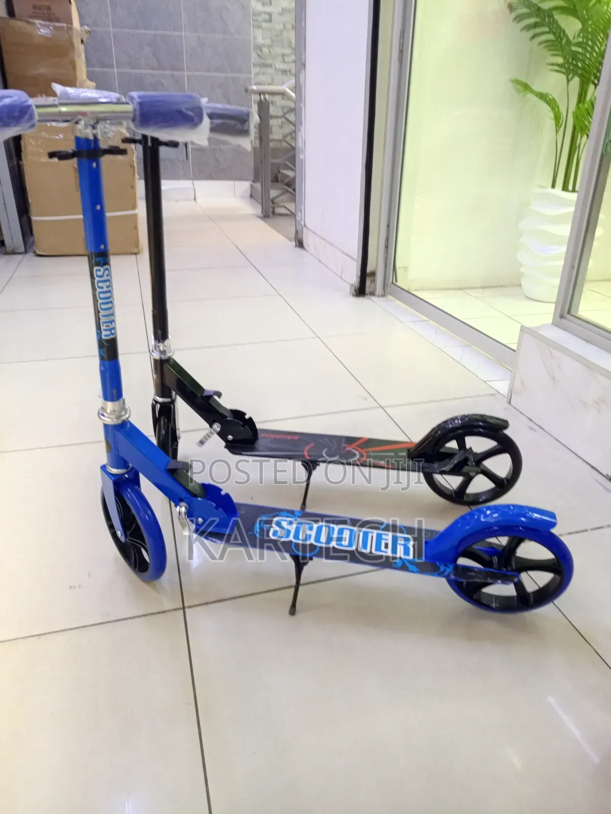 Folding Kick Scooter With Stand