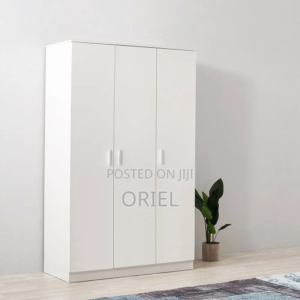 Modern Cabinet : 3-Door Wooden Wardrobe