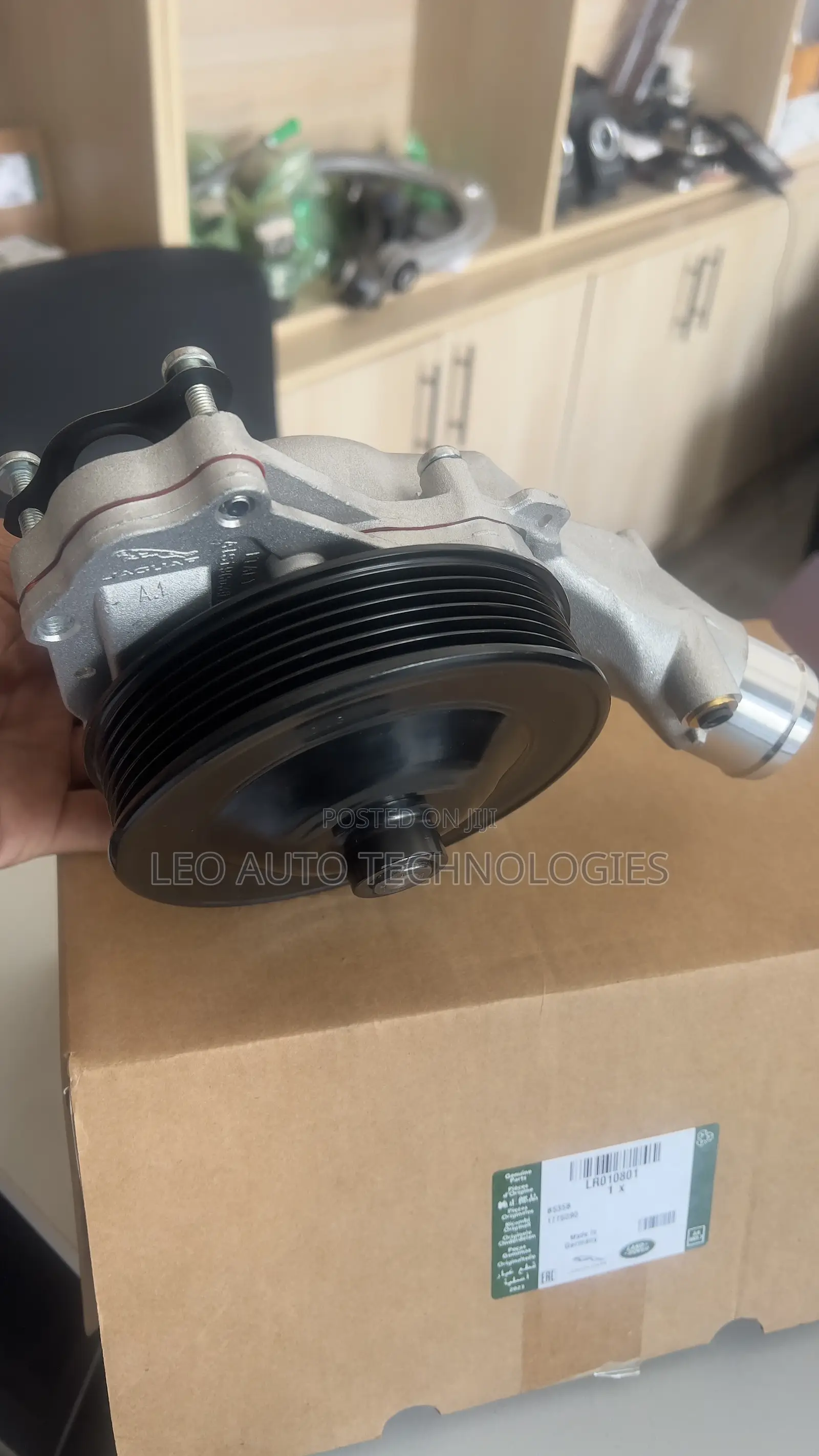 Water Pump for Land Rover Discovery and Range Rover Sport