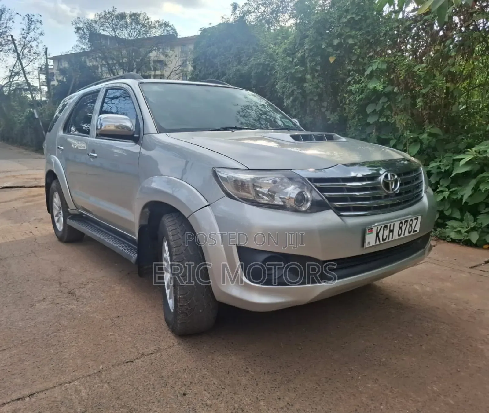 Toyota Fortuner 2010 Silver