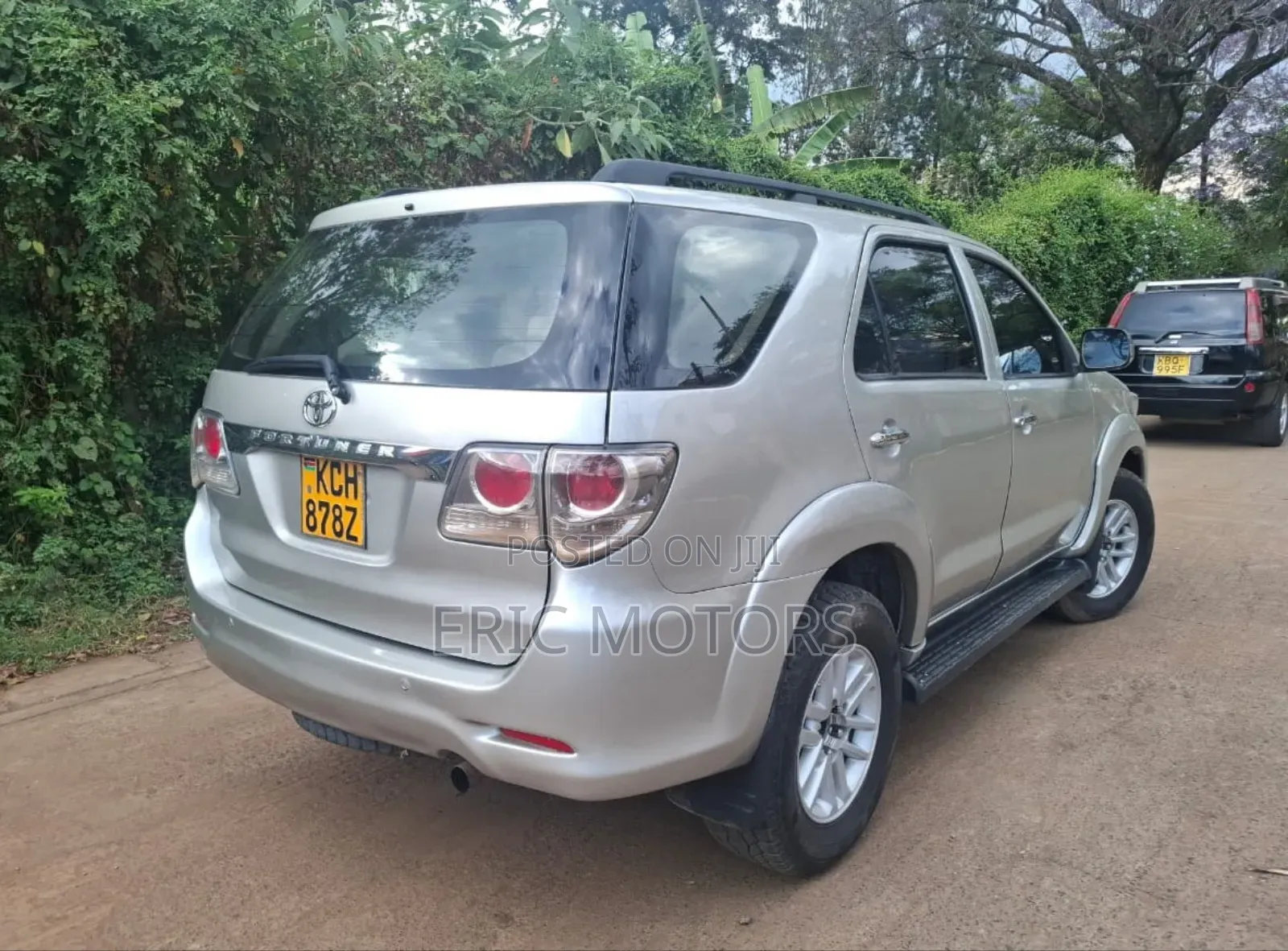 Toyota Fortuner 2010 Silver