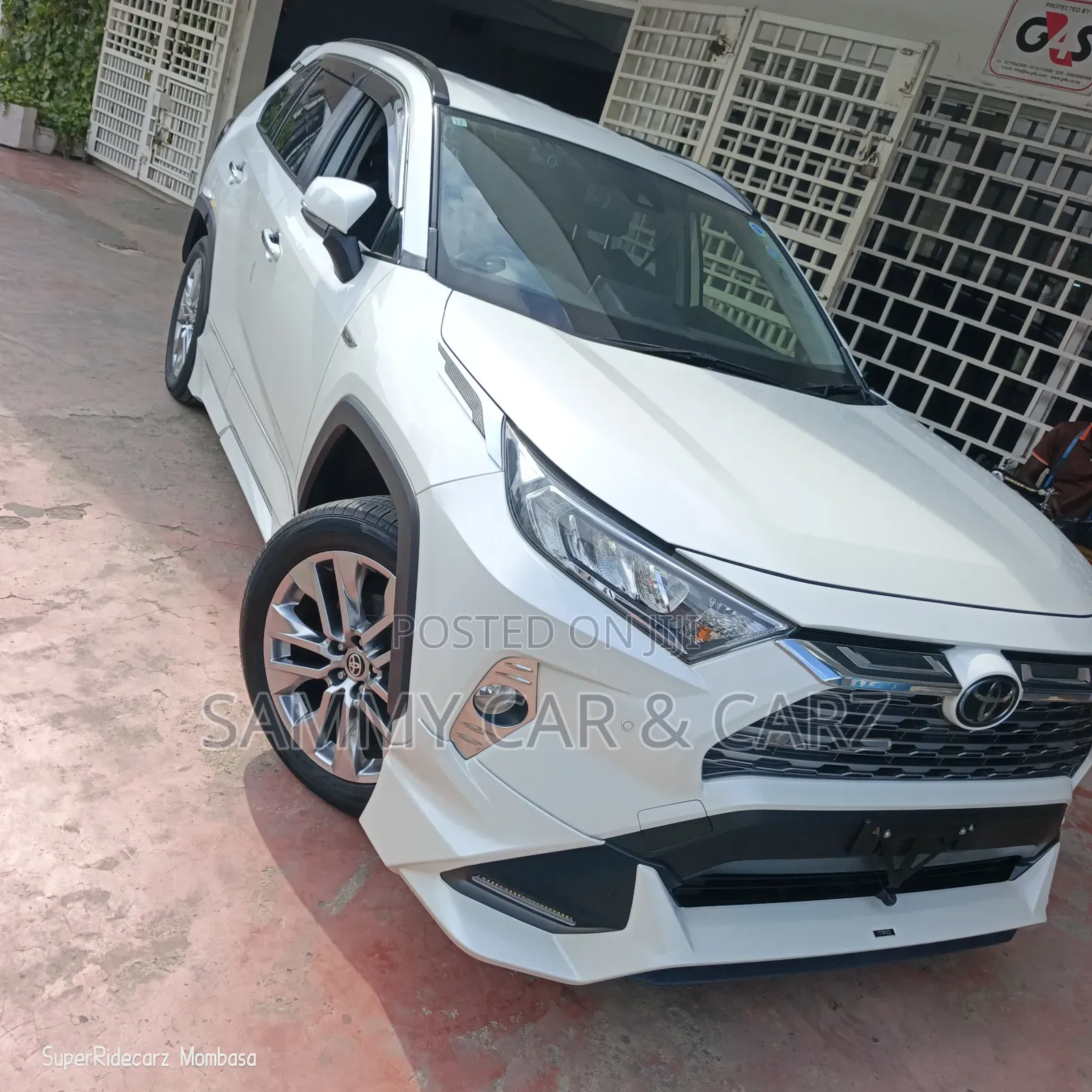 Toyota RAV4 2020 White