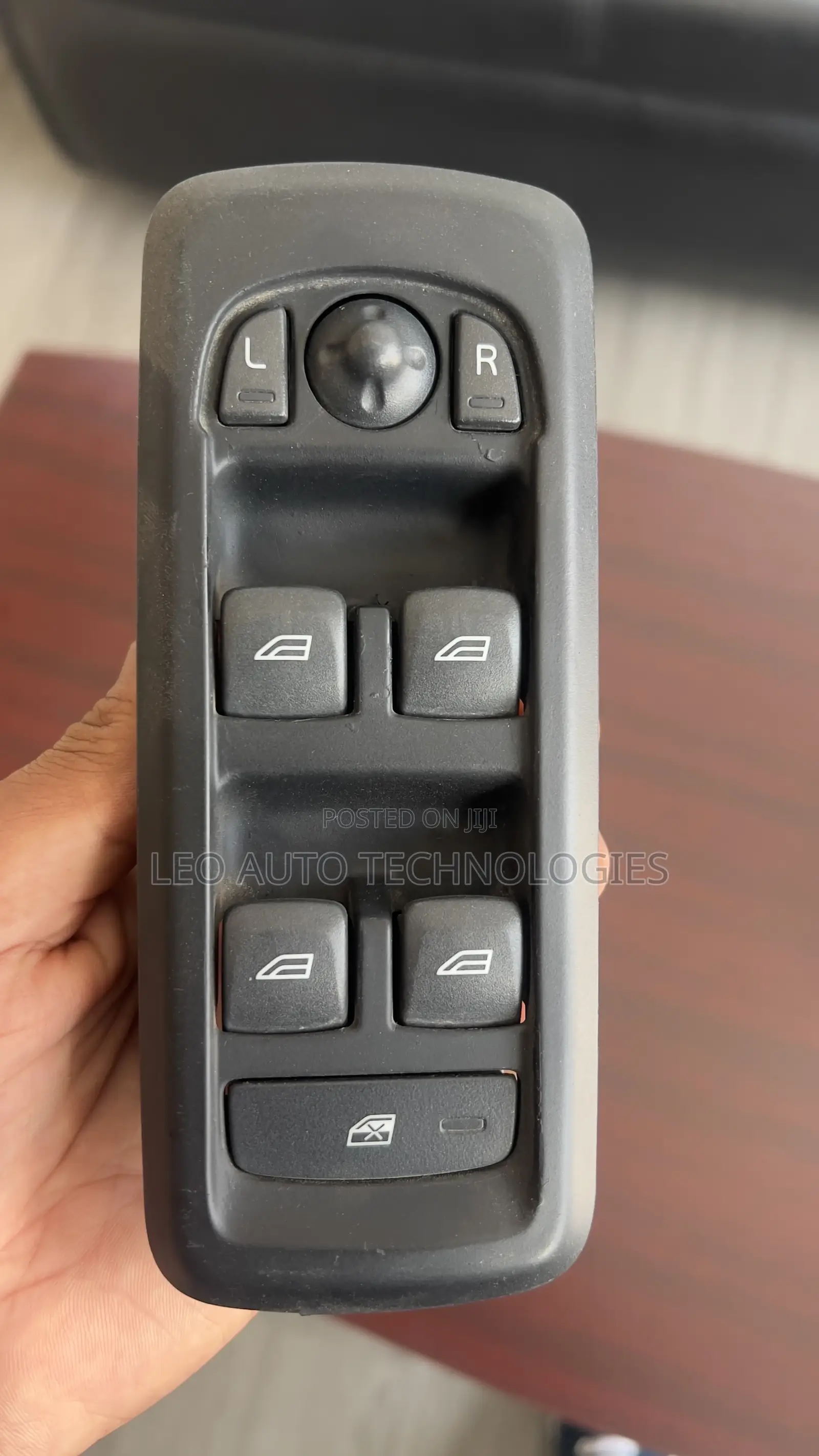Electric Window Switch for Land Rover Discovery and Range Rovers
