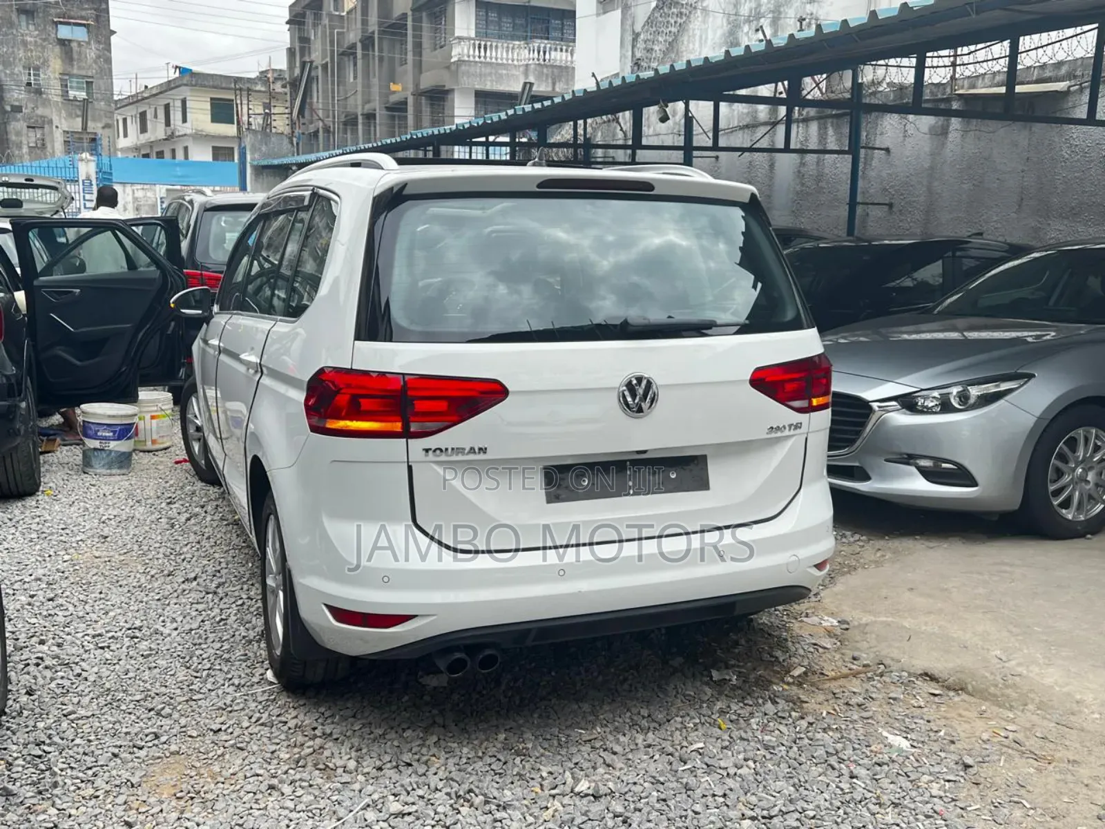 Volkswagen Touran 2019 White