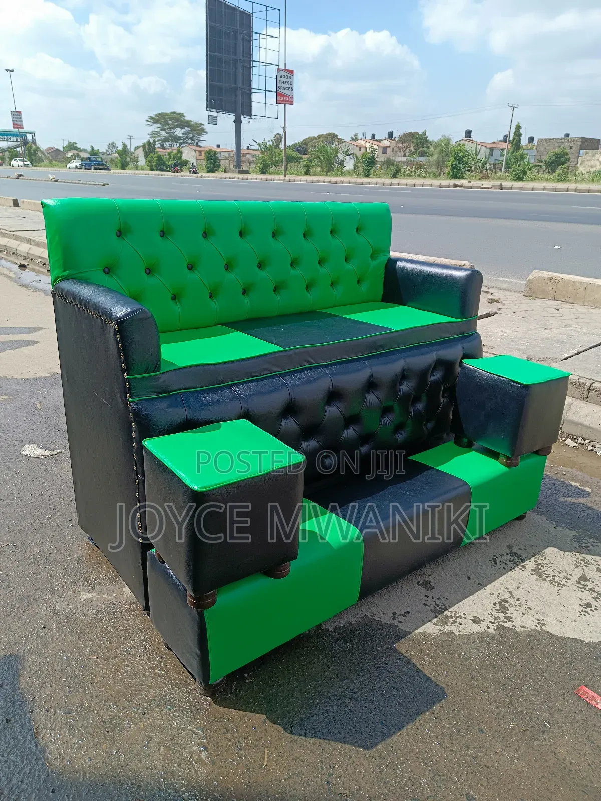 Pedicure Seat, Black and Green.