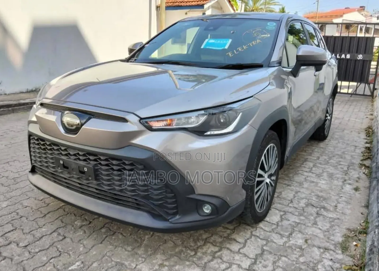 Toyota Corolla Cross LE 2023 Brown