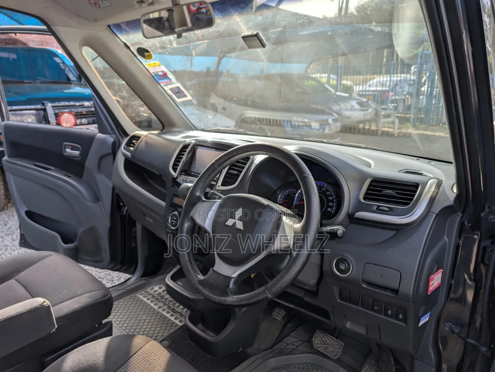 Mitsubishi Delica 2014 Black