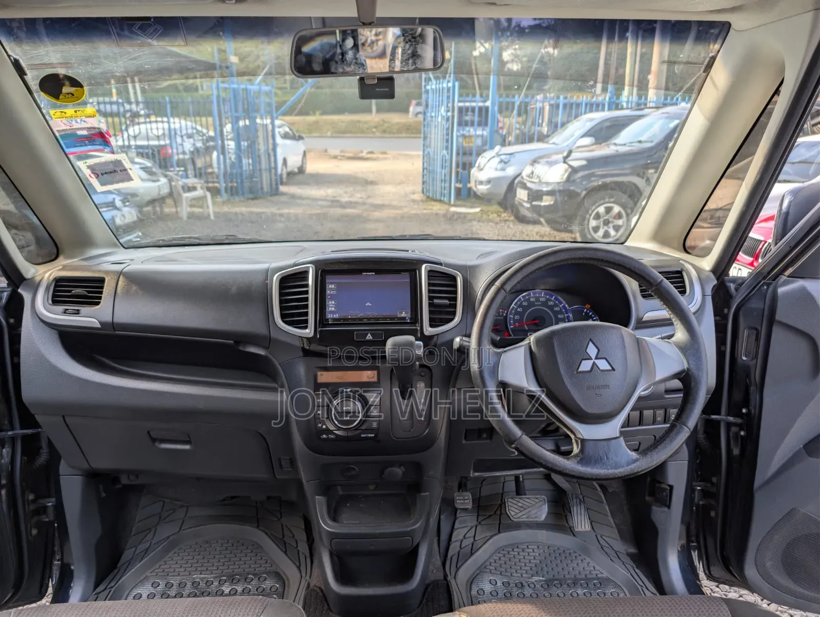 Mitsubishi Delica 2014 Black
