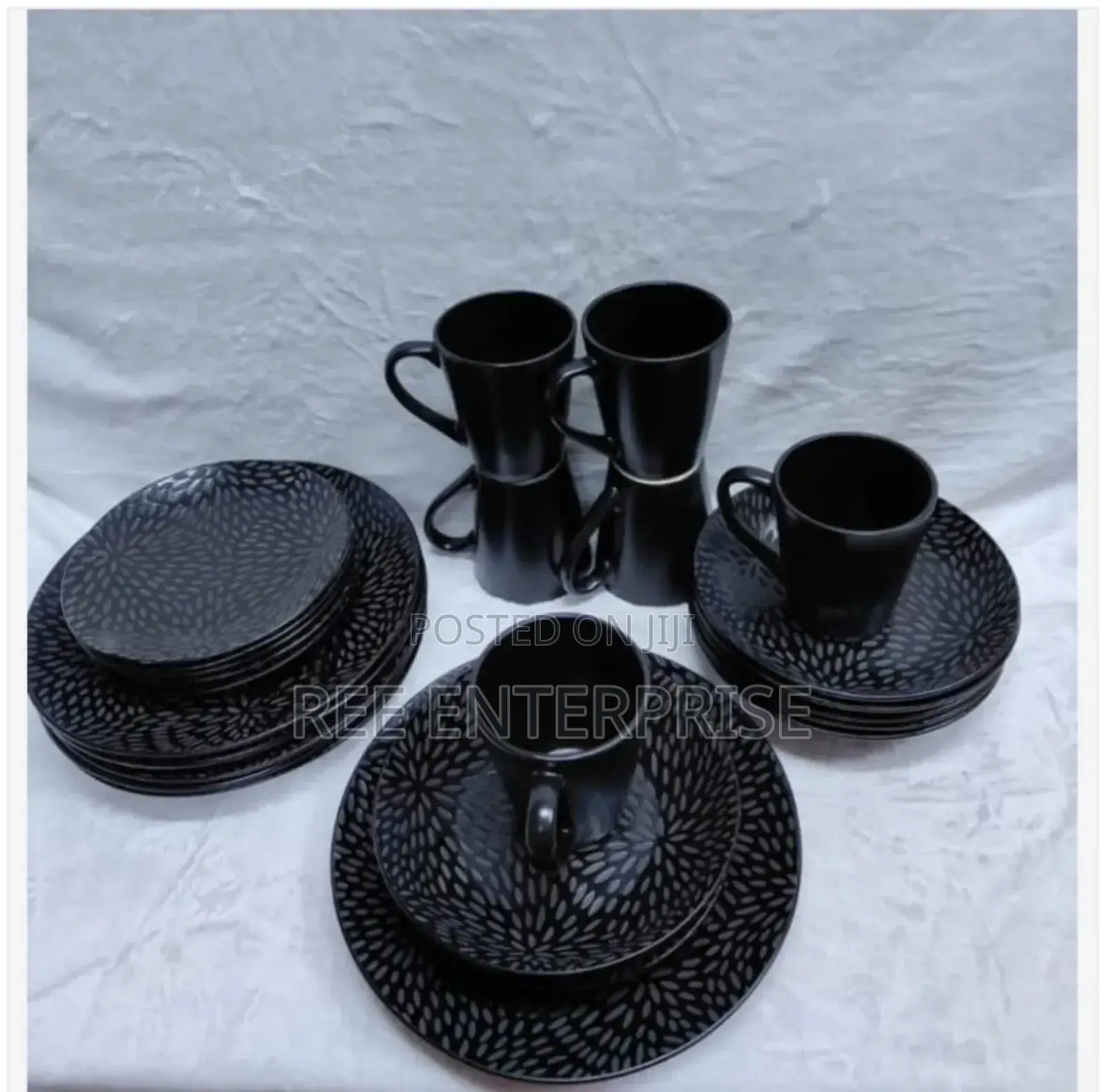 24 Pieces  Black Leaf Dinner  Set