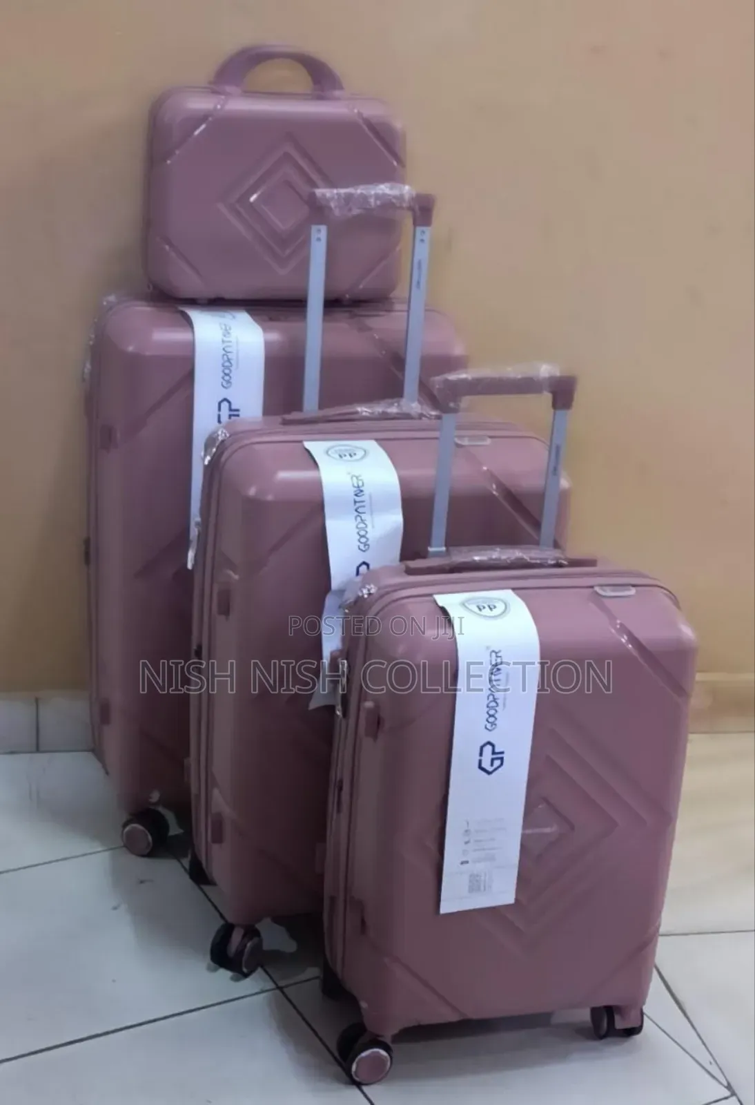 4 in 1 Luxurious Unbreakable Suitcase