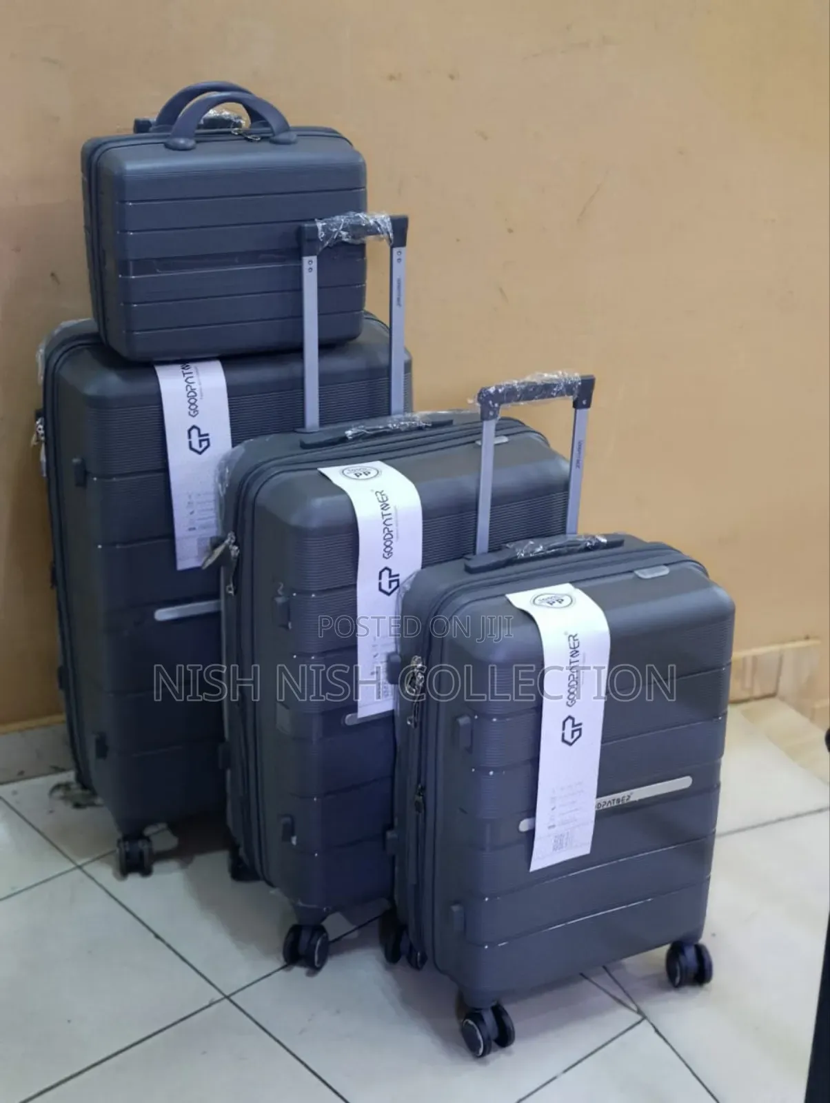 4 in 1 Luxurious Unbreakable Suitcase