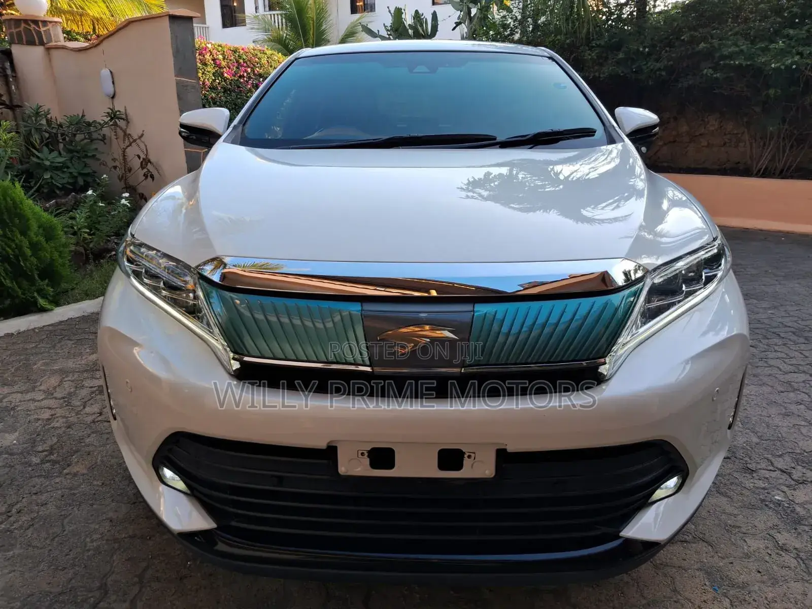 Toyota Harrier 2.0 2018 White
