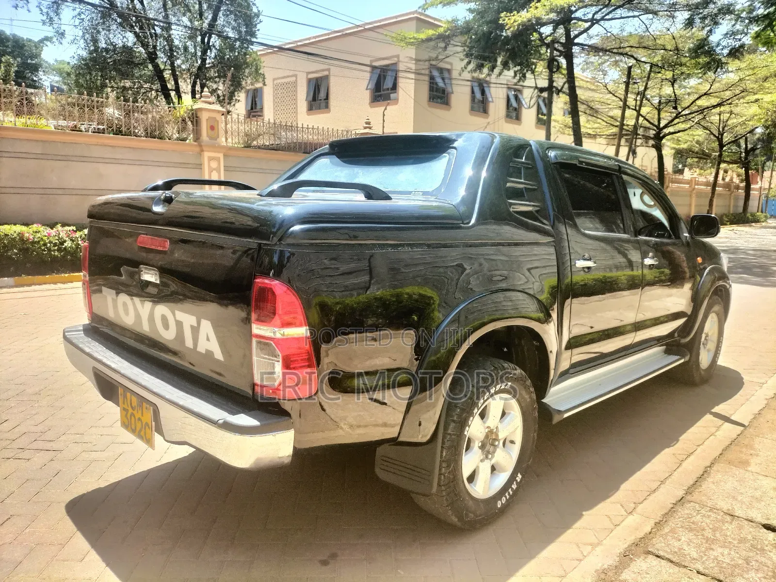 Toyota Hilux 2010 Black