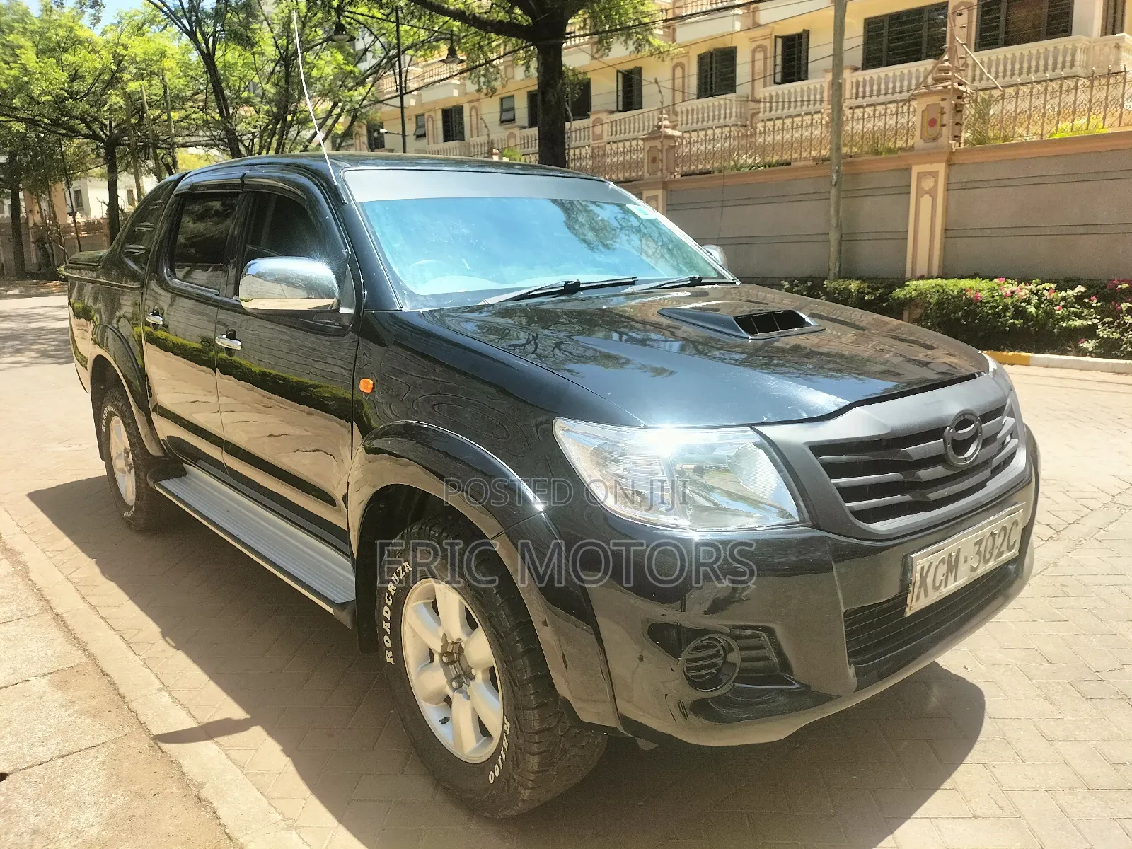 Toyota Hilux 2010 Black