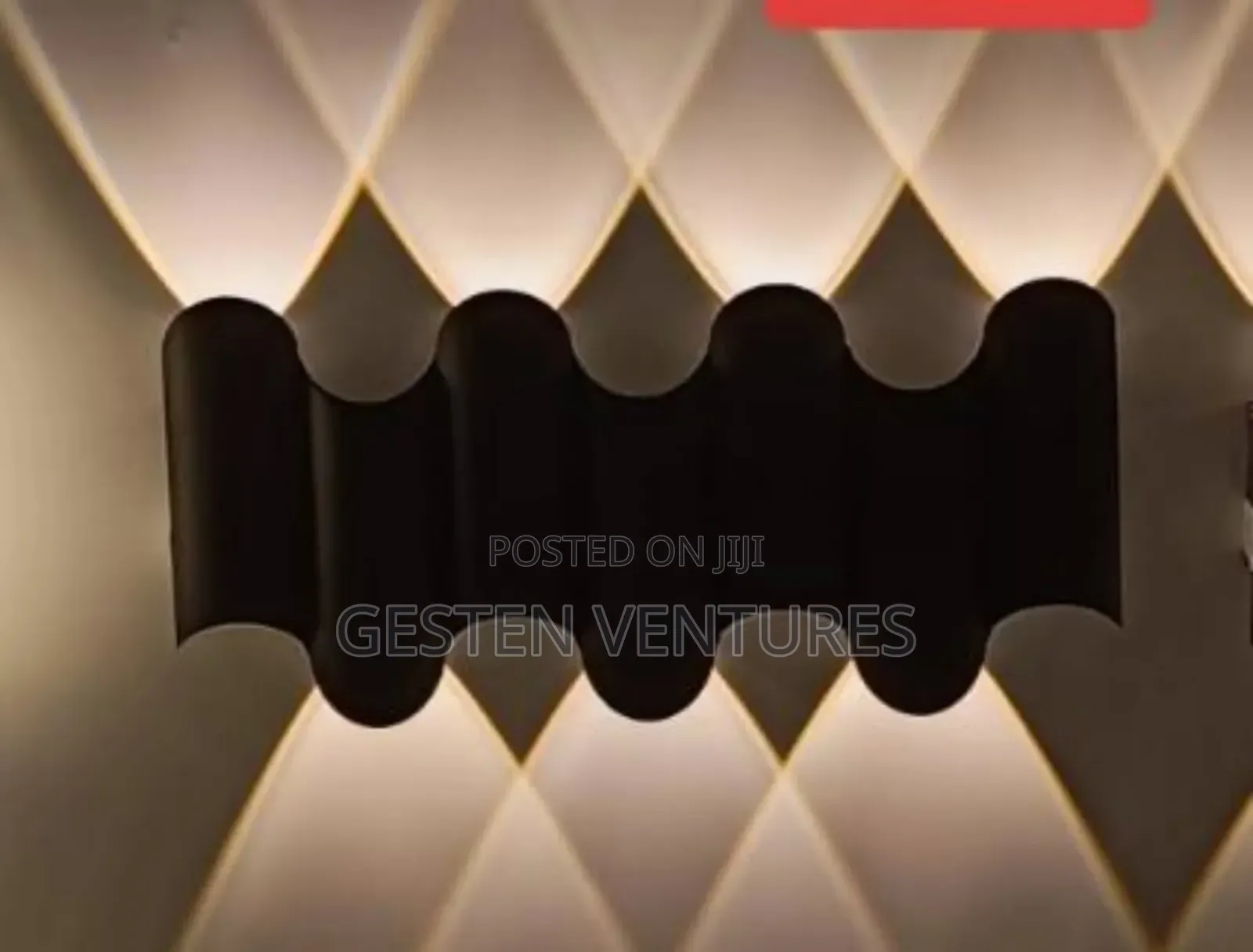 Unique Design Modern Black Wave-Shaped Led Wall Light N5c