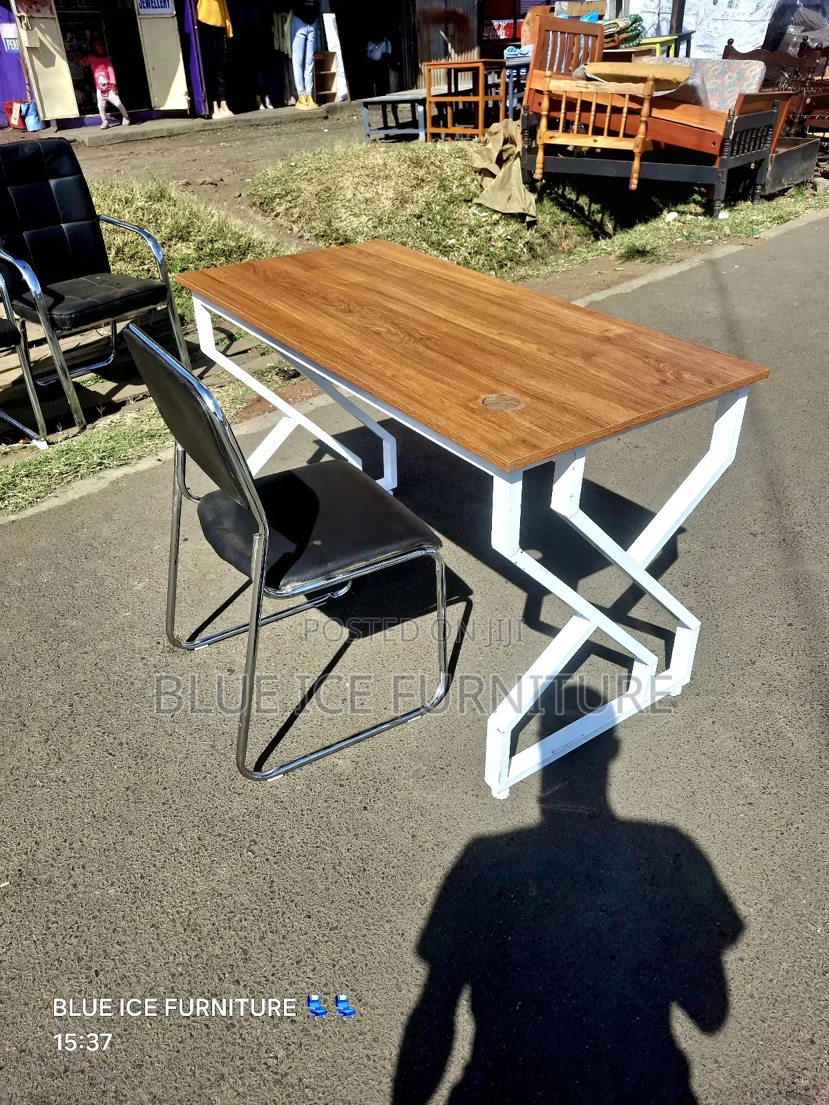 Office Table With Cfa Waiting Chair