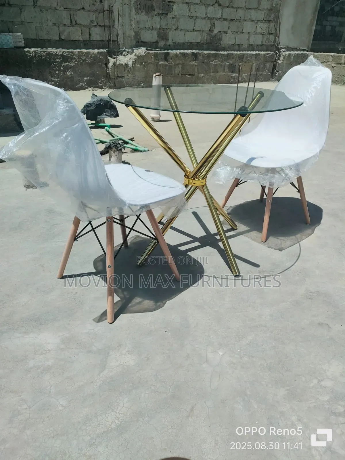 Modern Round Dinning Table