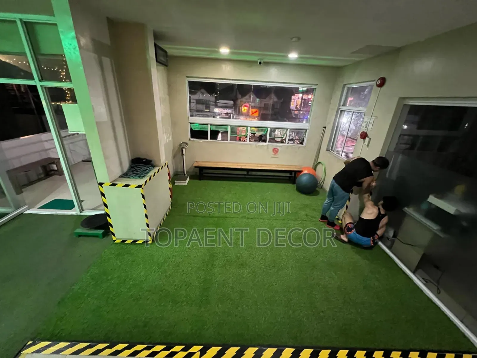25mm Gyming Area Radiant Green Soft On Stepping Artificial Grass