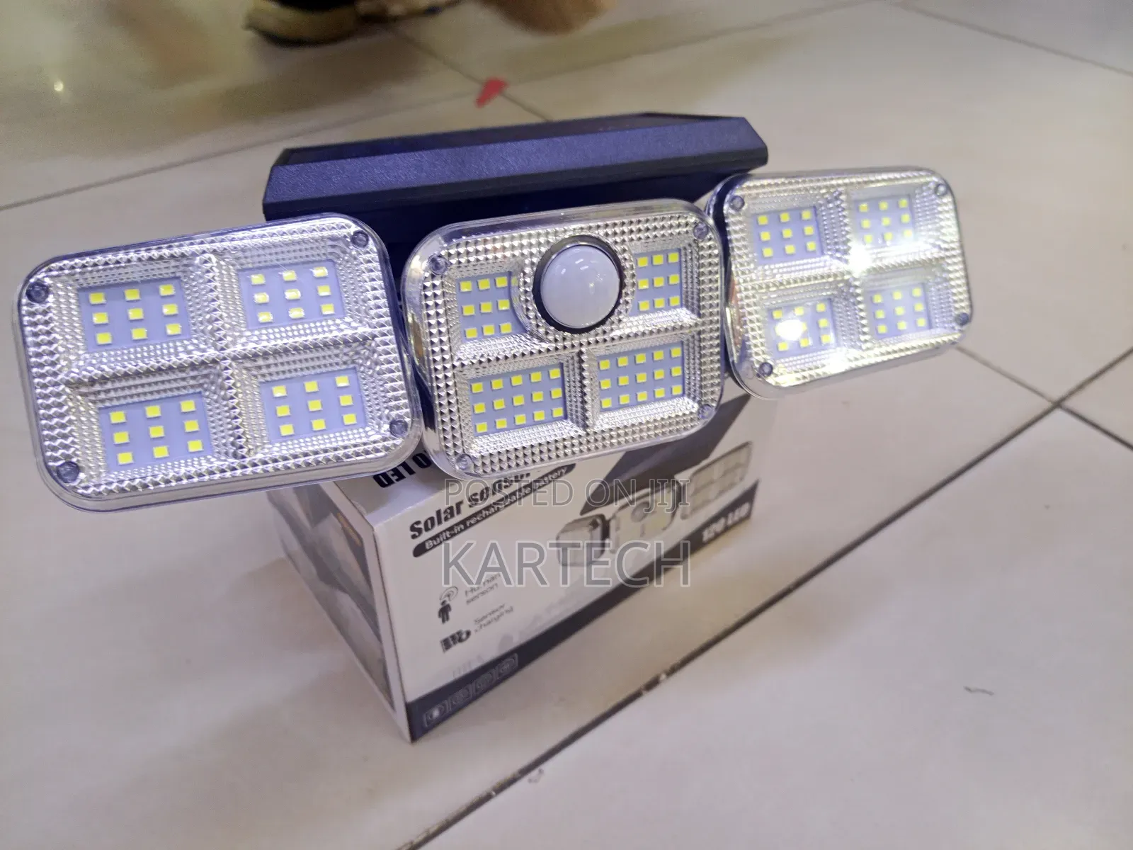 Solar Motion Sensor Security Light With Three Adjustable Led Panel