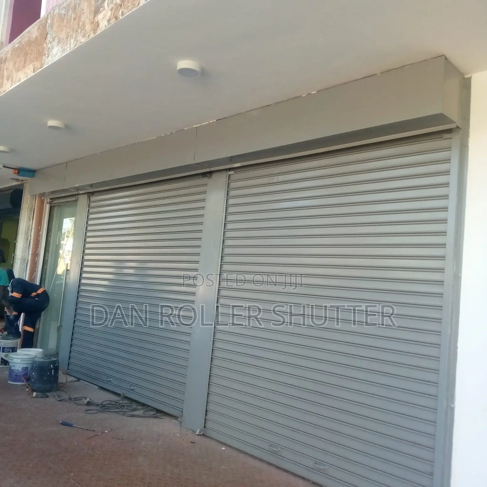 Lockable Manual Roller Shutter – Enhanced Security
