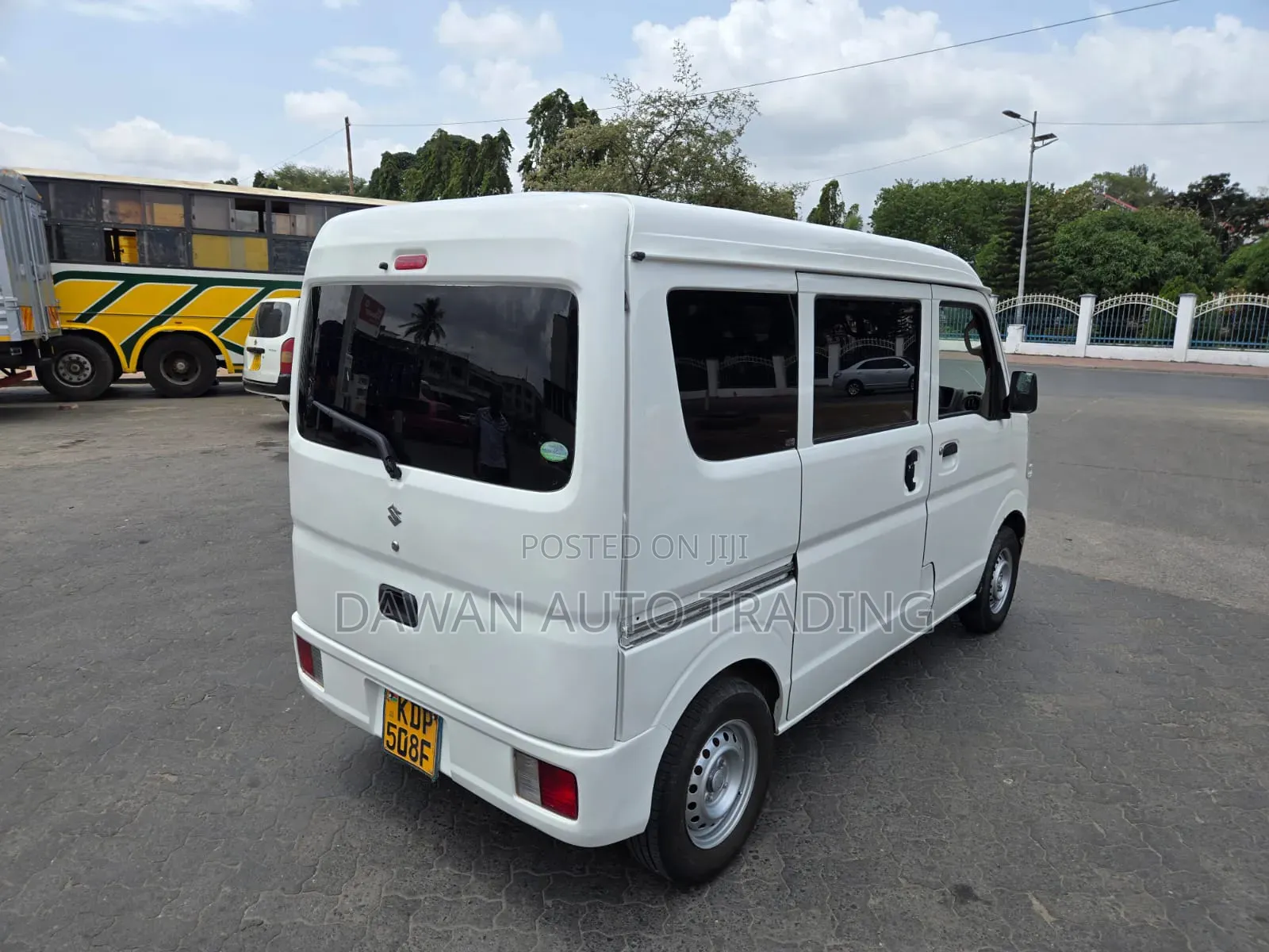 Suzuki Every Wagon 2017 White