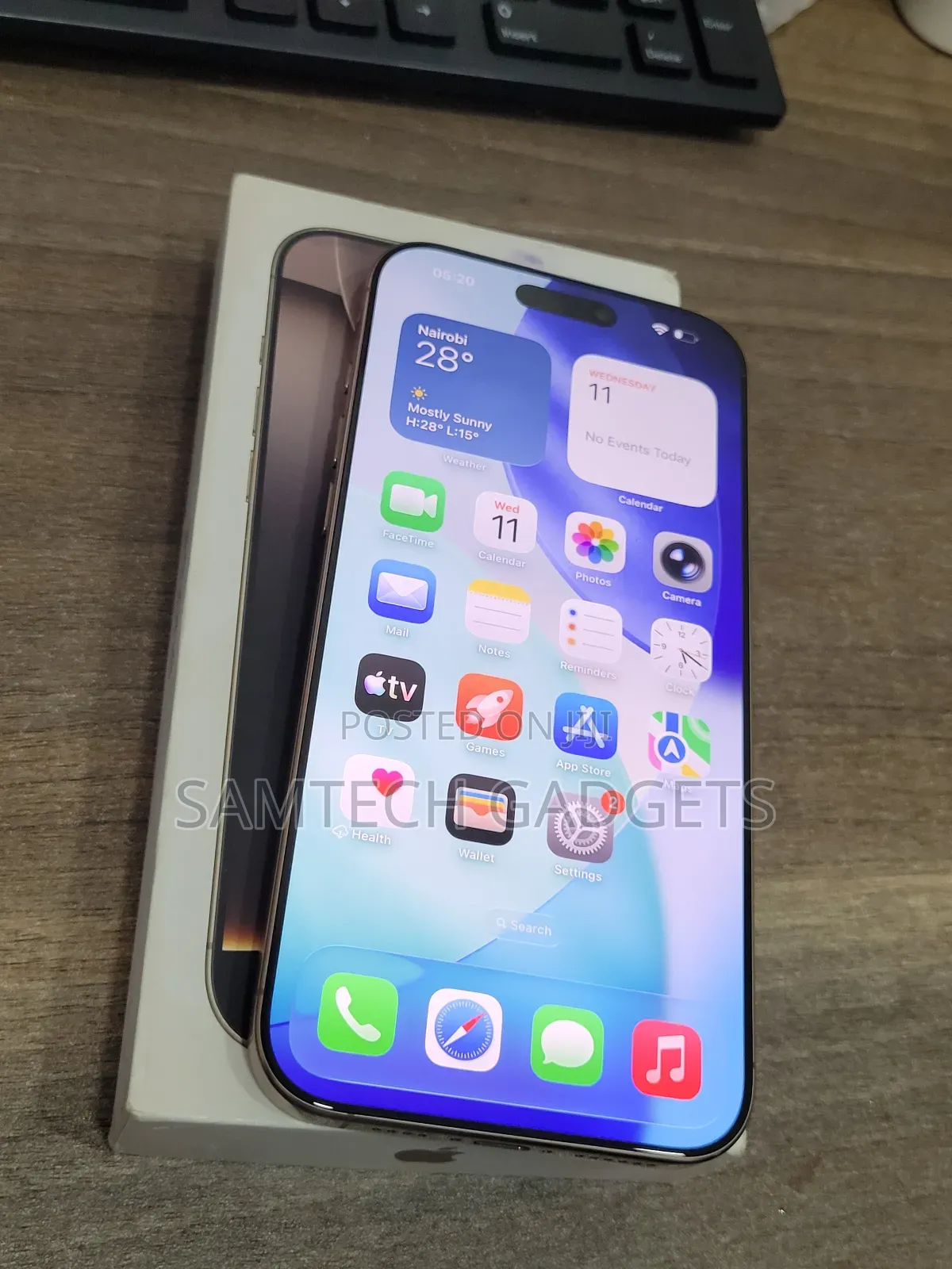 Apple iPhone 16 Pro Max 1 TB Gold
