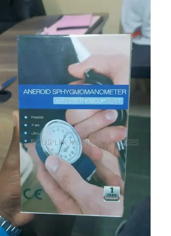 Aneroid Sphygmomanometer With Stethoscope Set