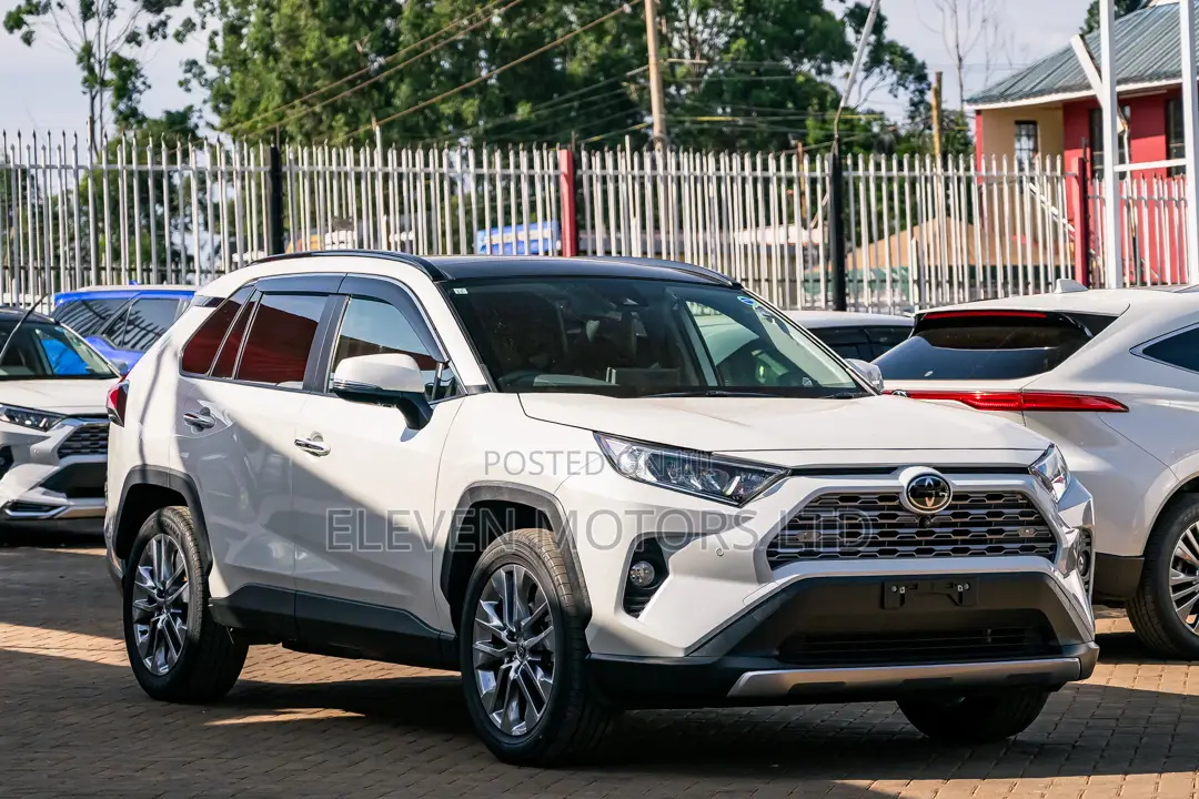 Toyota RAV4 2021 White