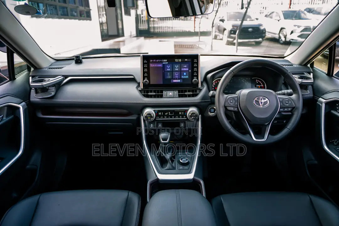 Toyota RAV4 2021 White