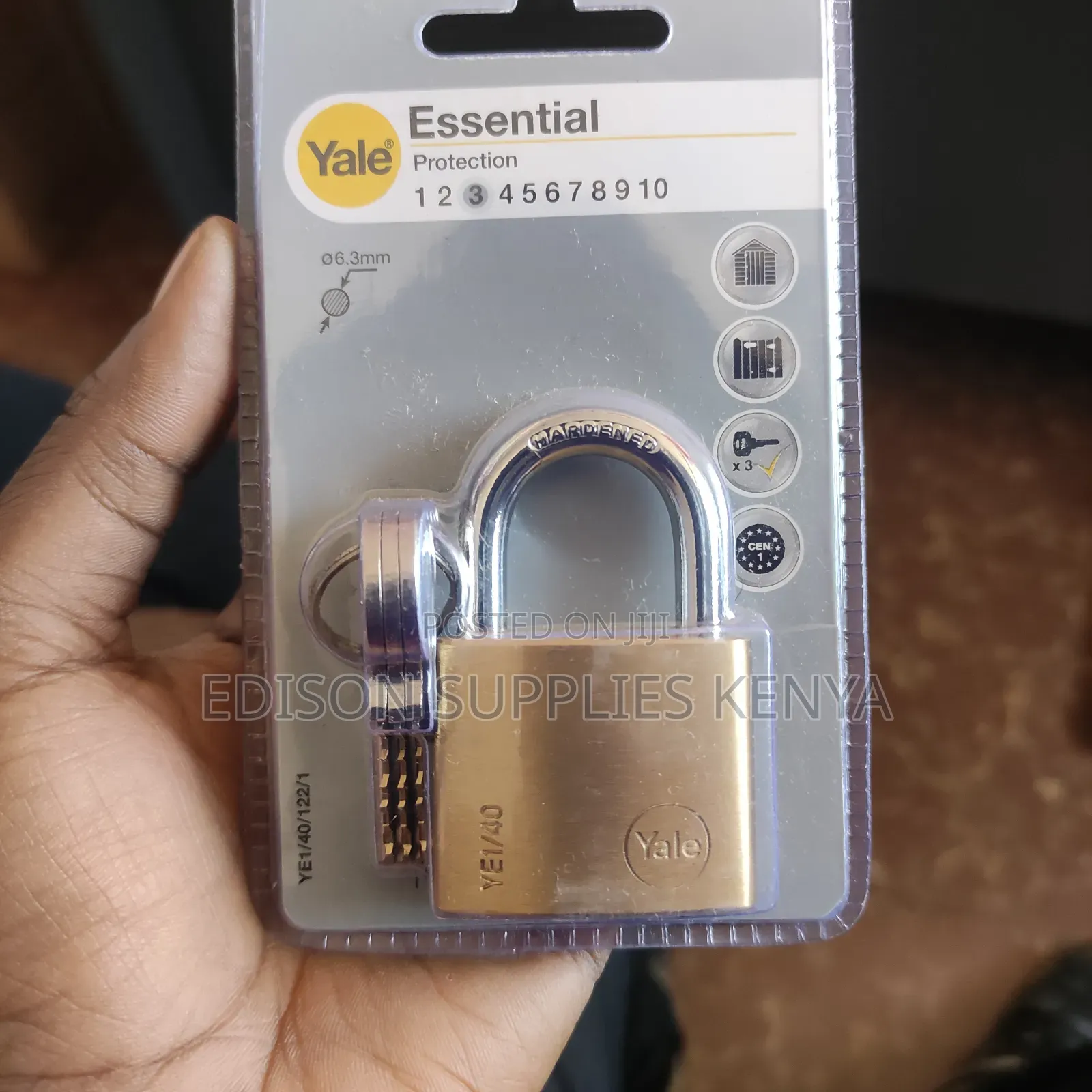 Yale Padlock 40mm Brass Essential Padlock 3 Keys Safe Security