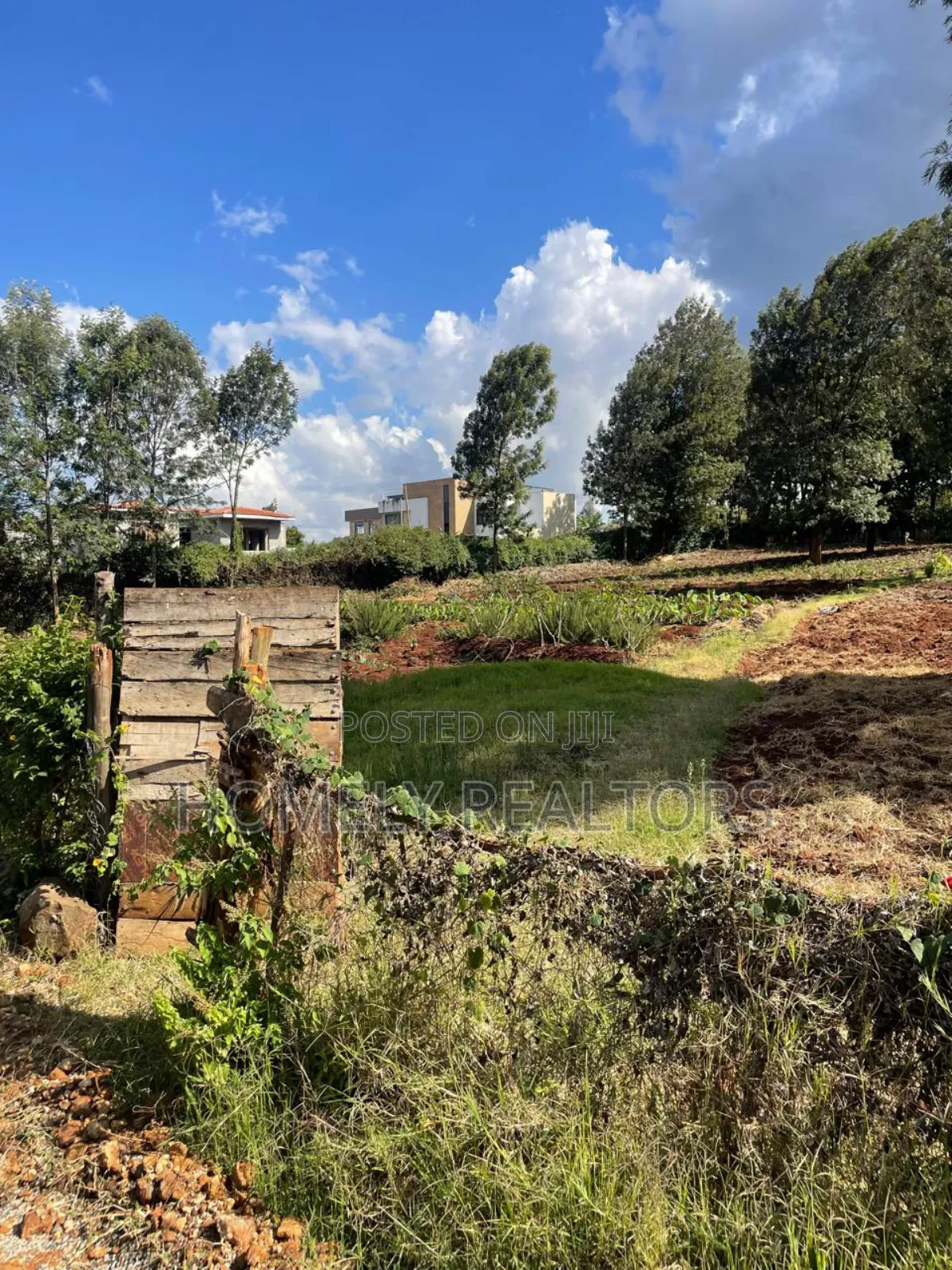 Quarter Acre Plot for Sale in Kerarapon Drive. Red Soil. Nice Views