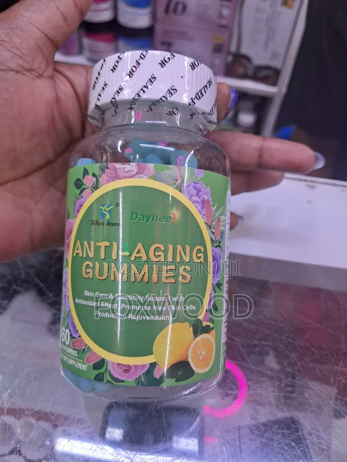 Daynee Anti-Aging Gummies, a Dietary Supplement