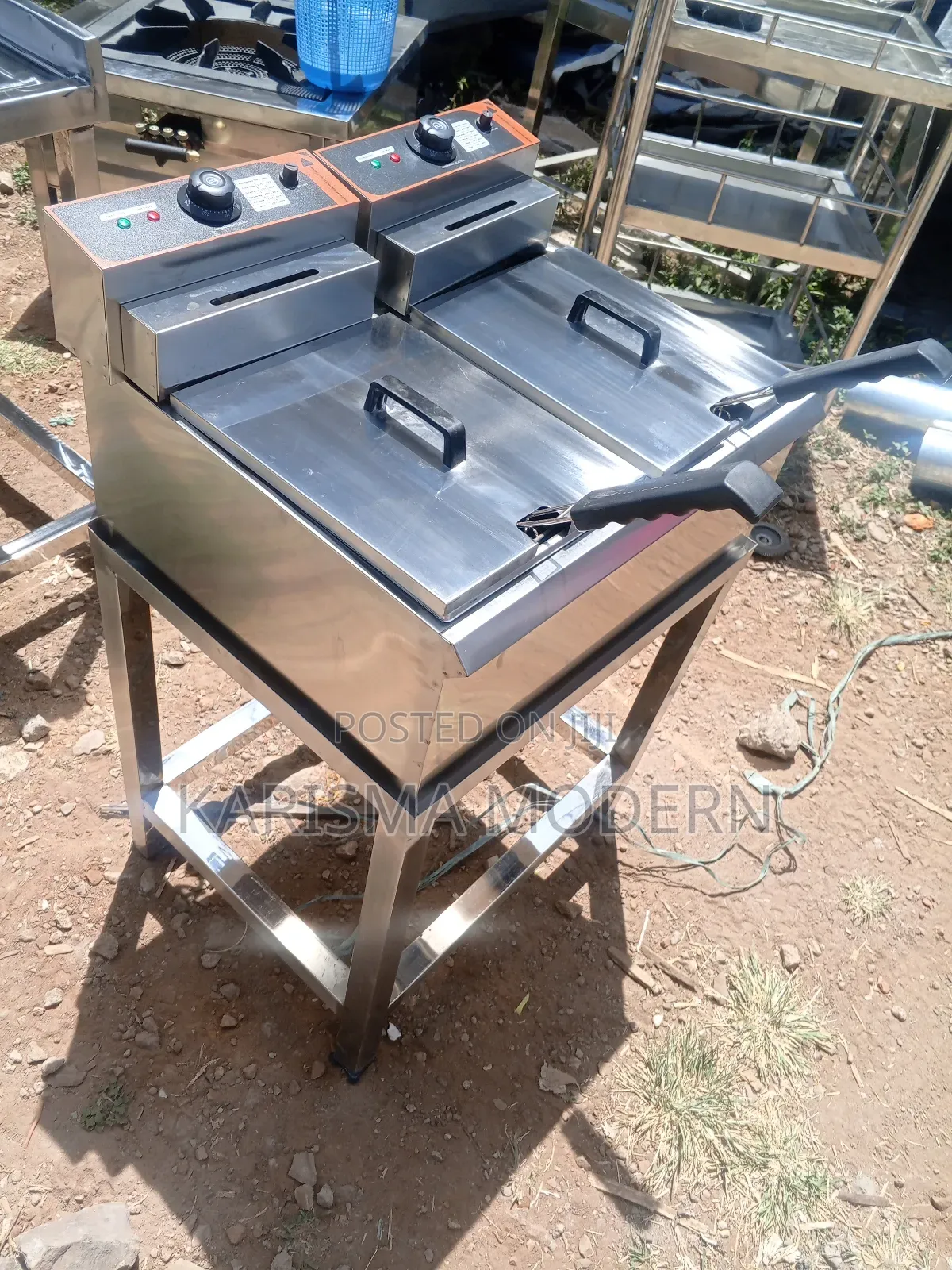 Fryer With Twin Baskets And A Stand