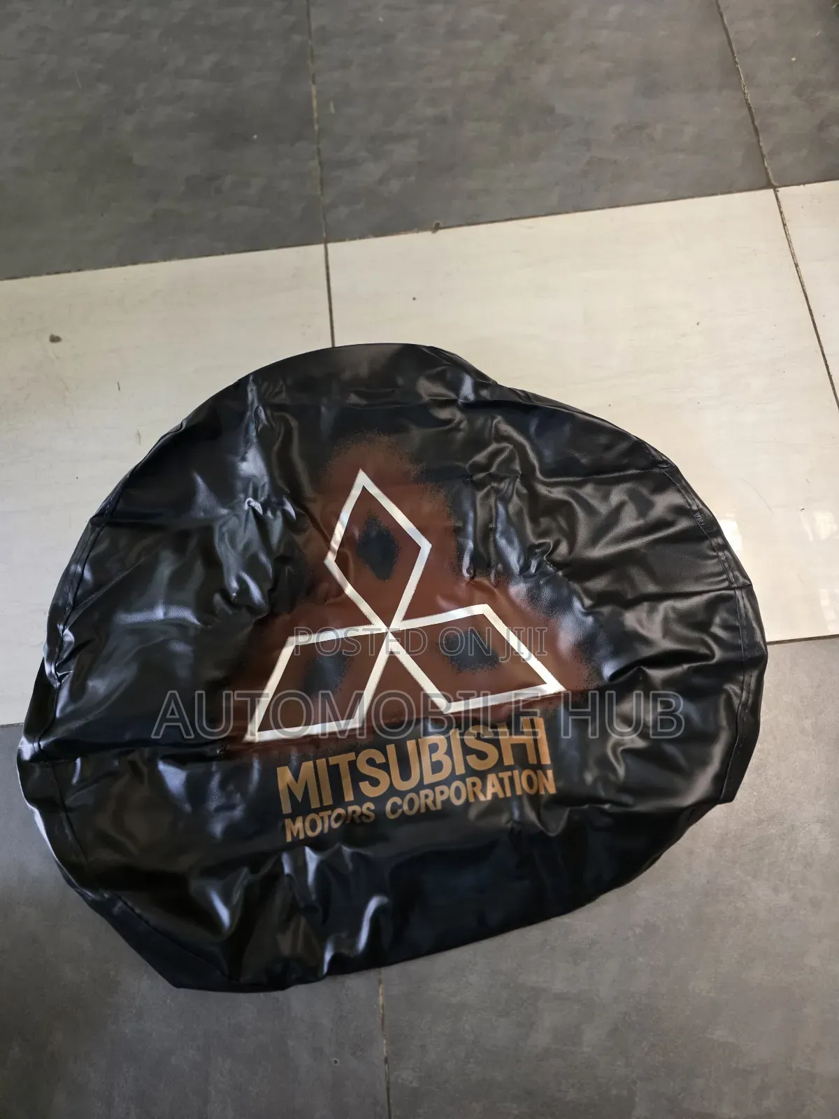 Title: Mitsubishi 16′′ Spare Wheel Cover – Durable 4x4 Tire Protector