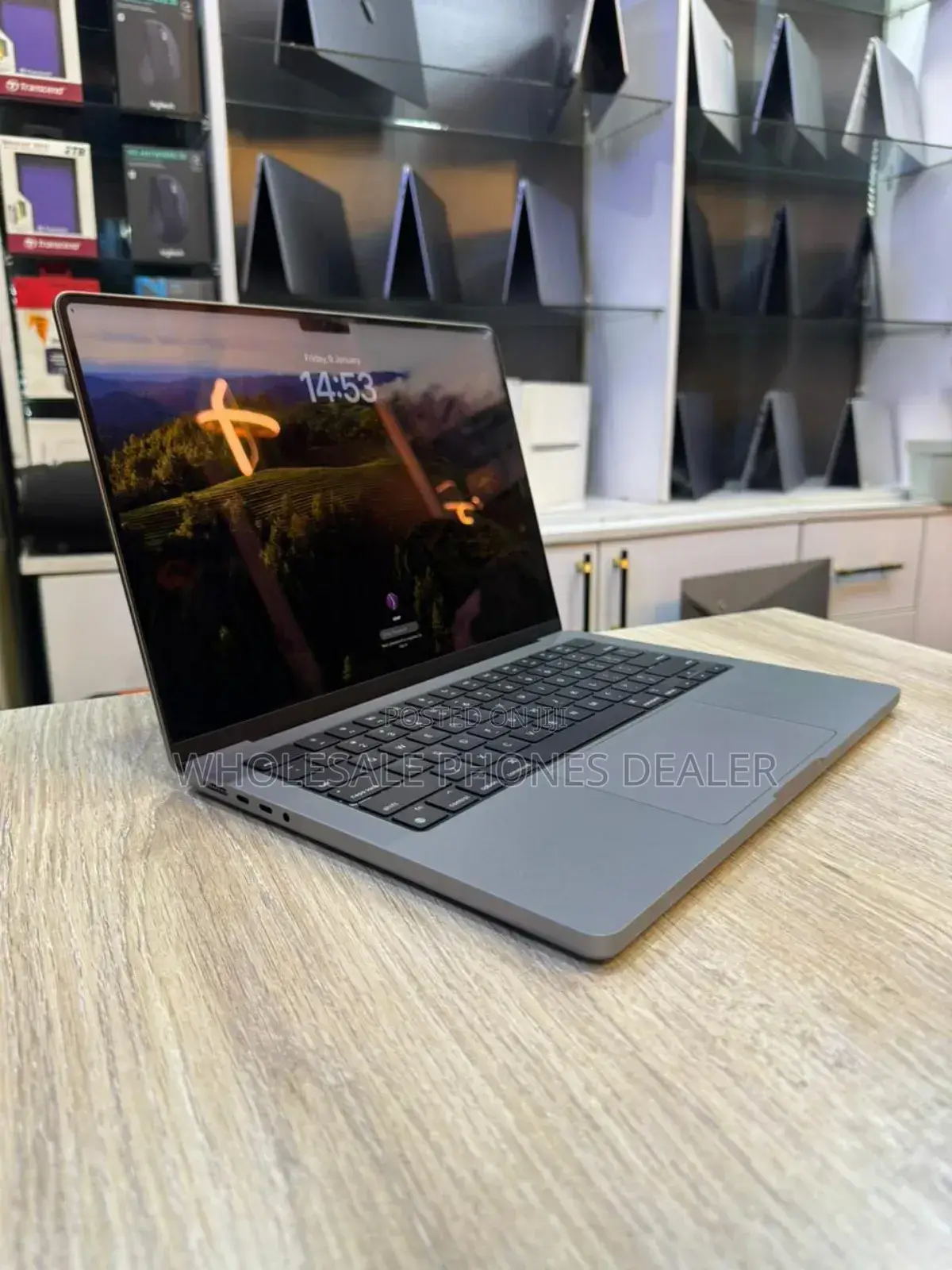 Laptop Apple MacBook Pro 2023 M3 Pro 14-inch 8GB Apple M3 SSD 512GB