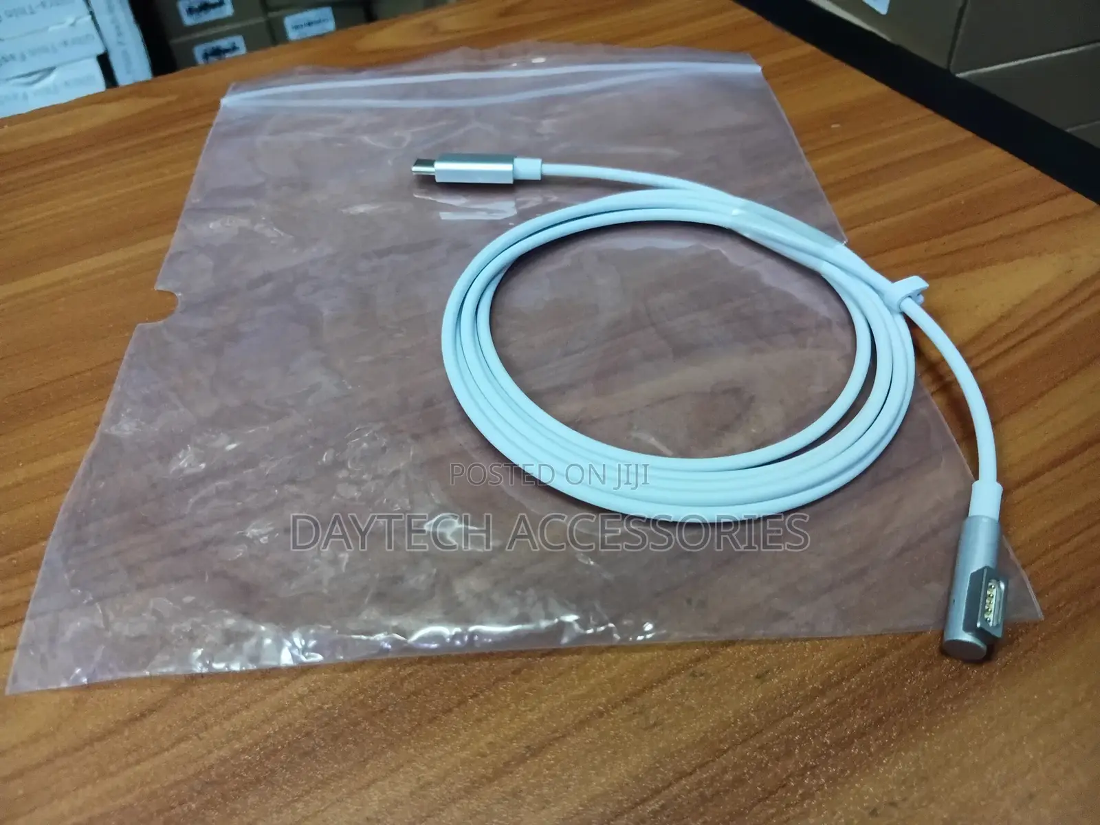 The Usb-C to Magsafe 1 (L-Tip) Charging Cable.