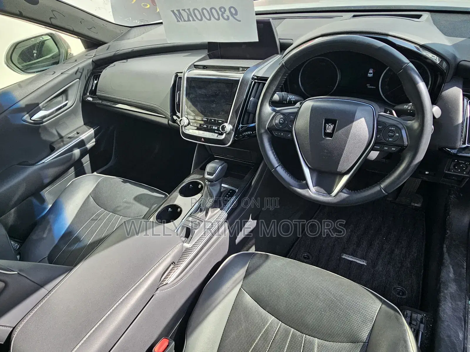 Toyota Crown 2019 Silver
