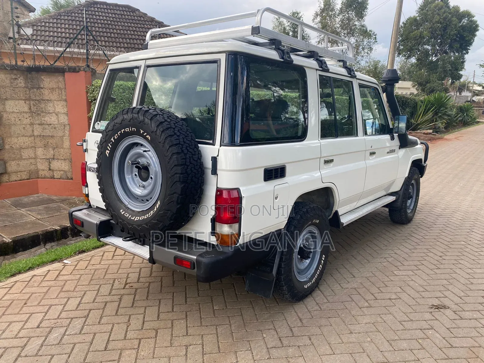 Toyota Land Cruiser 2016 White