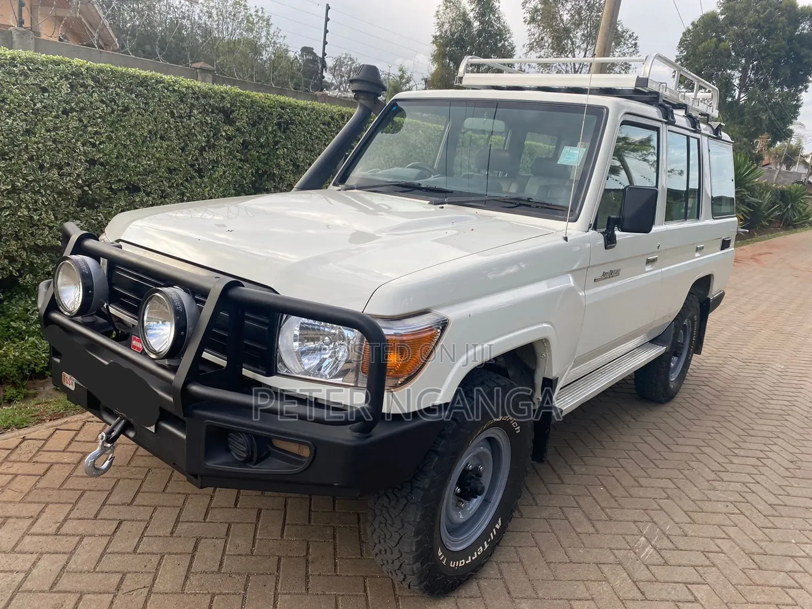 Toyota Land Cruiser 2016 White