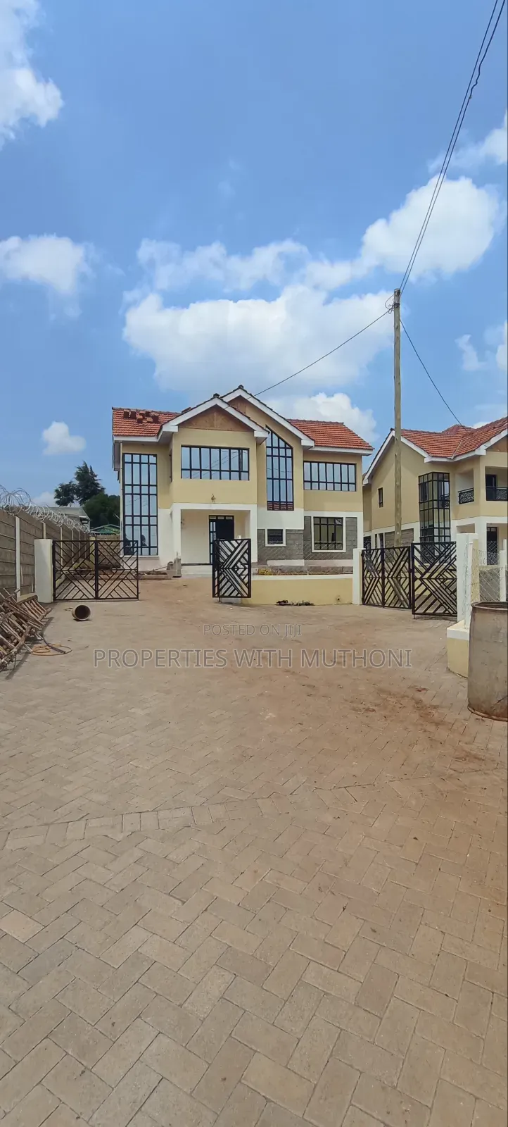 4 Bedrooms Maisonettes for Sale in Lusigetti (Rose Gate)