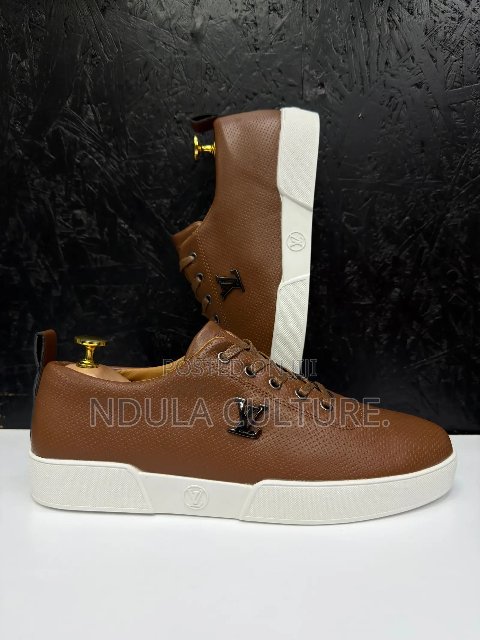 (Lv) Louis Vuitton Resort Sneakers Casuals