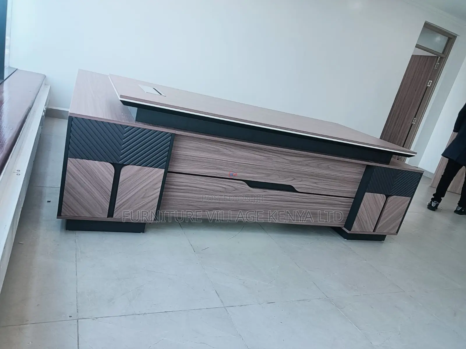 Office Desk; 2.4m Modern Executive Desk