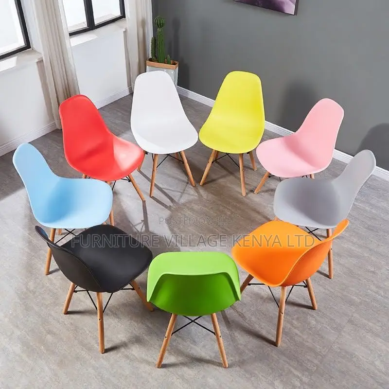 Dining Chair; Eames Plastic Dinning Seat