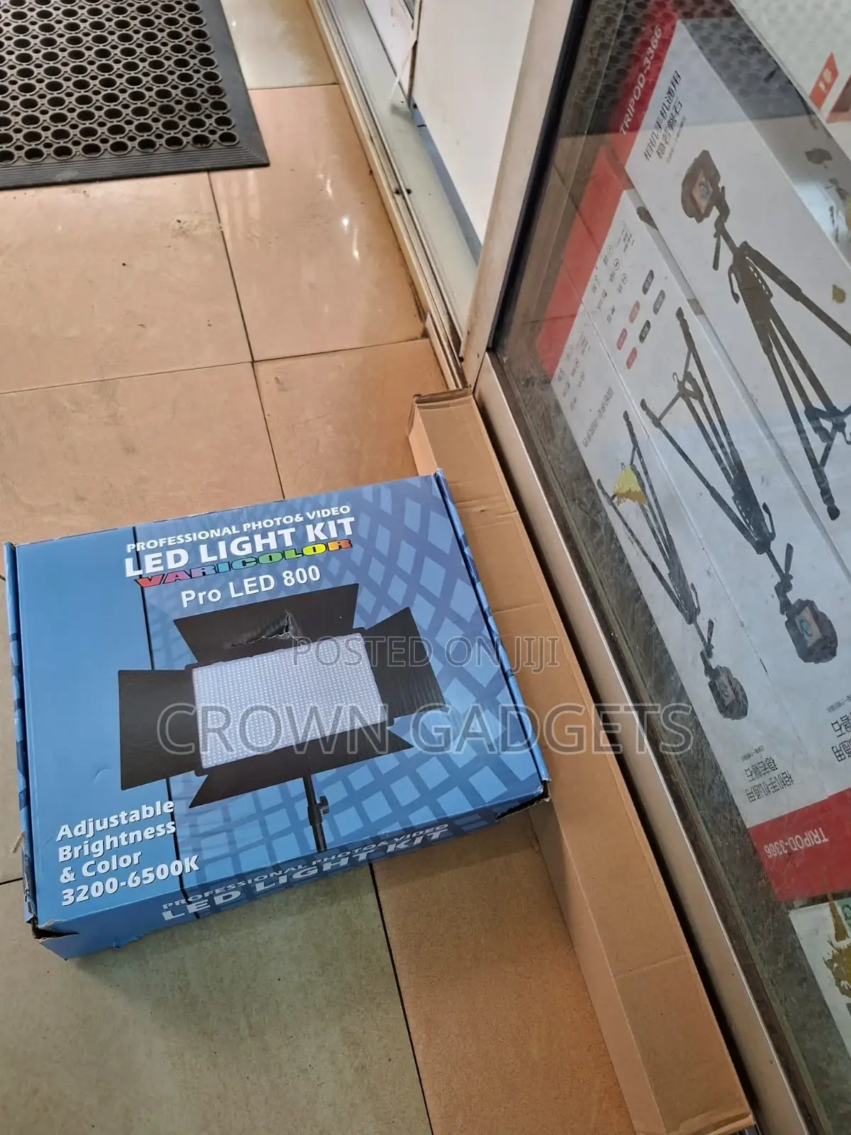 Led 800 Camera Light Kit With Battery Ac Adapter