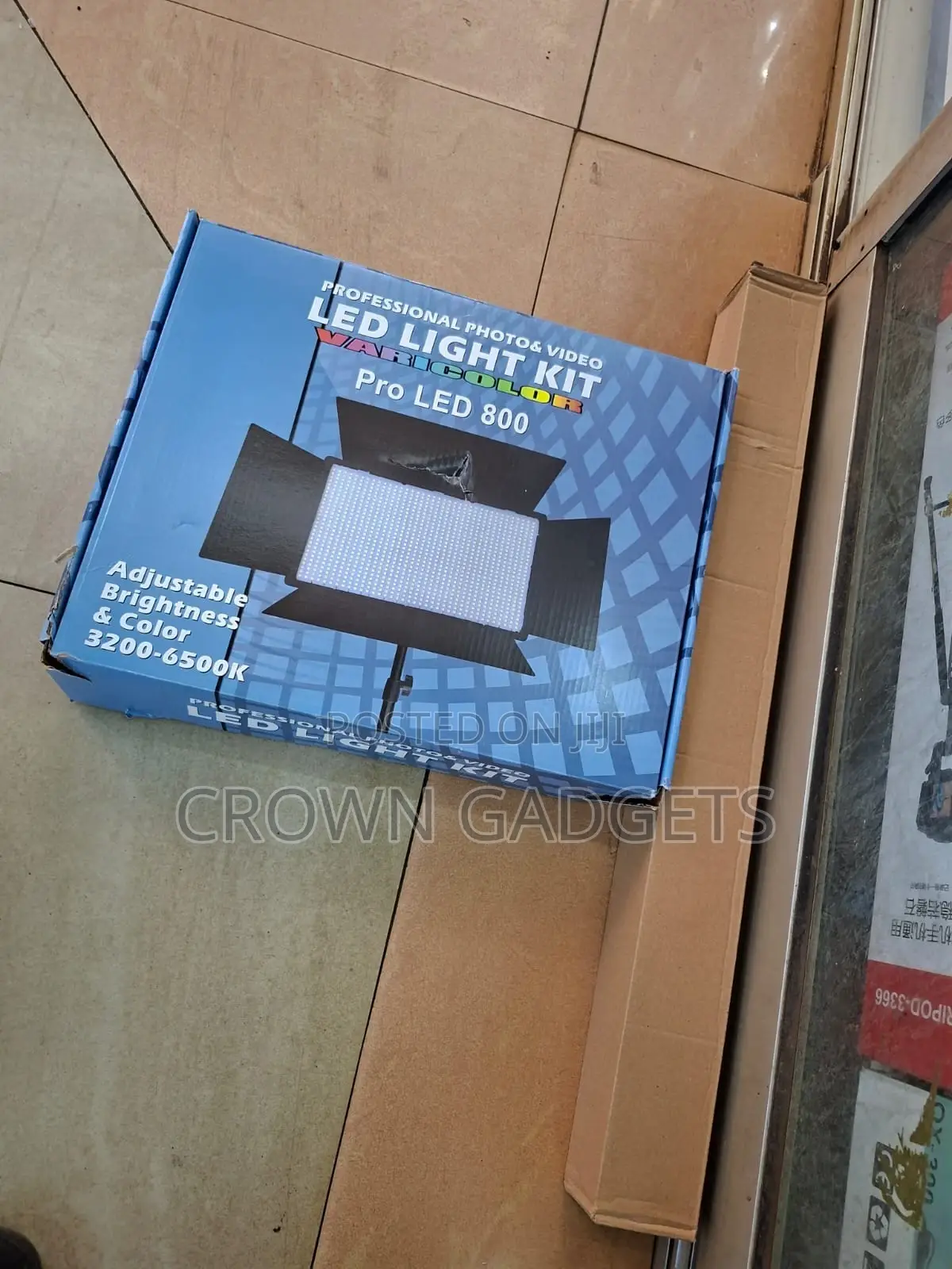 Led 800 Camera Light Kit With Battery Ac Adapter