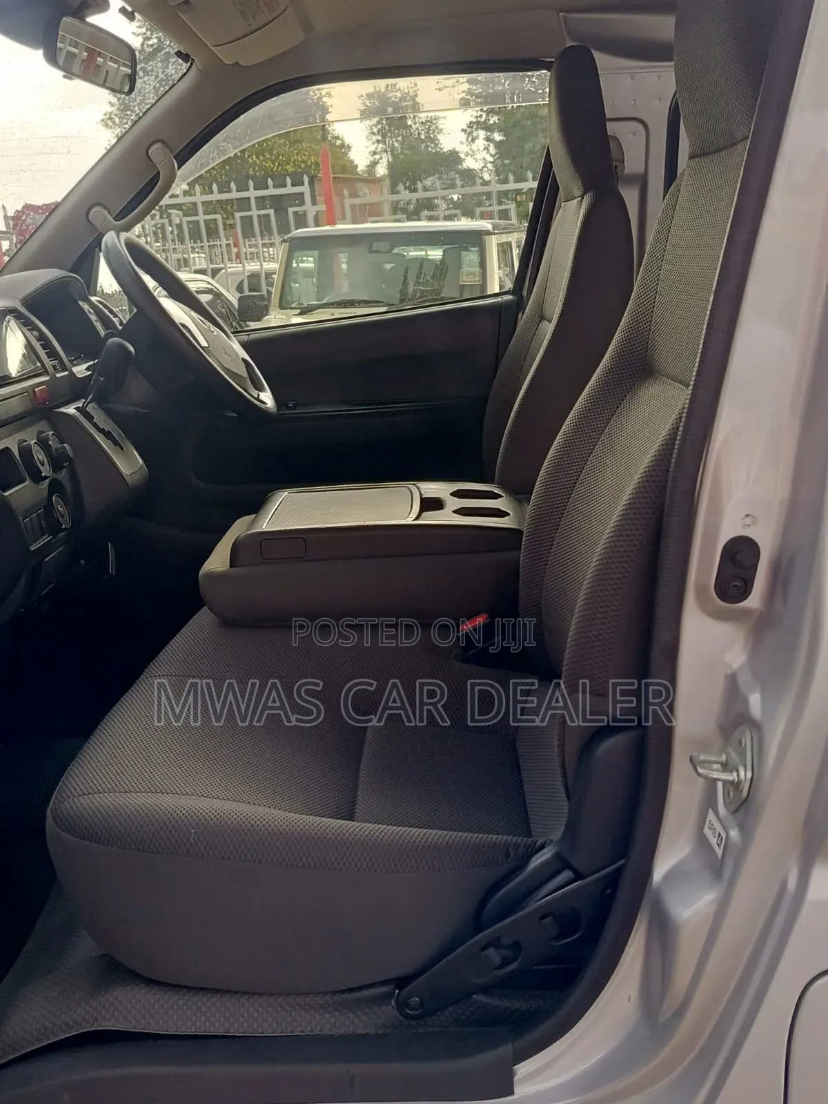 Toyota HiAce 2019 Silver
