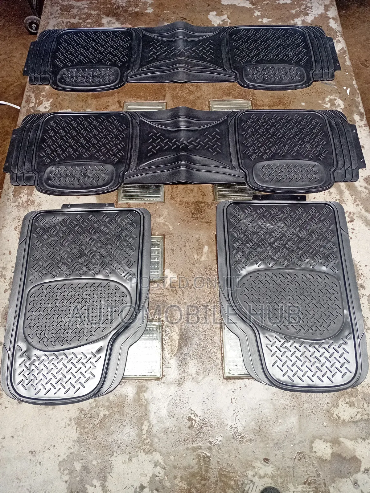 7-Seater Conjoined Black Car Mats – Heavy-Duty Anti-Slip